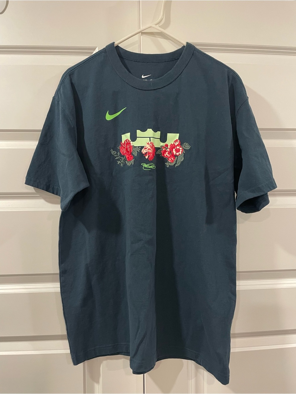 Nike LeBron Graphic Tee Navy Medium